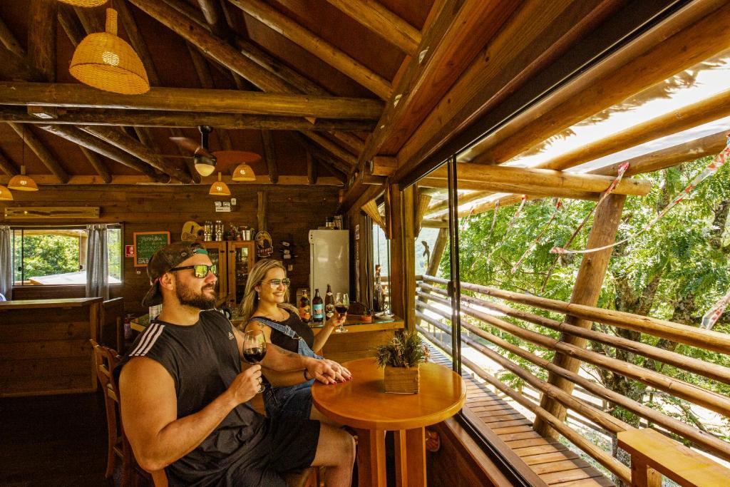  Cachoeira dos Borges Cabanas e Parque