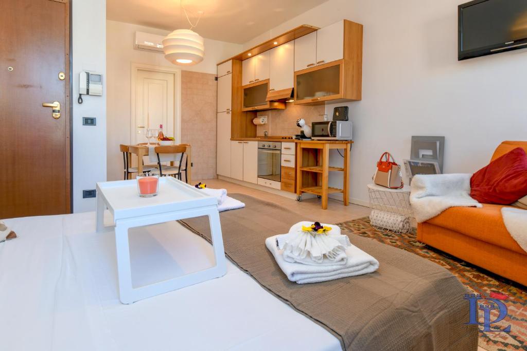Zdjęcie z galerii obiektu DesenzanoLoft Porto Vecchio w mieście Desenzano del Garda