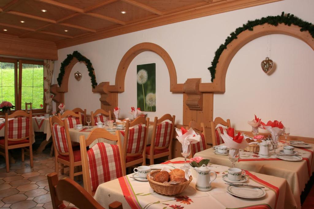 Restaurace v ubytování Alpengasthof Hotel Schwand