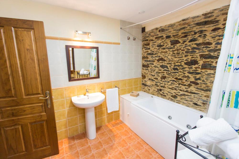 Koupelna v ubytování Apartamentos Casa Mateo