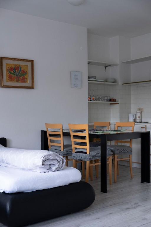 Kuchnia lub aneks kuchenny w obiekcie City Apartments Portico