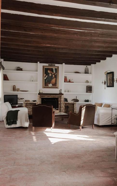 Casa de campo Villares, Dosbarrios – Updated 2022 Prices