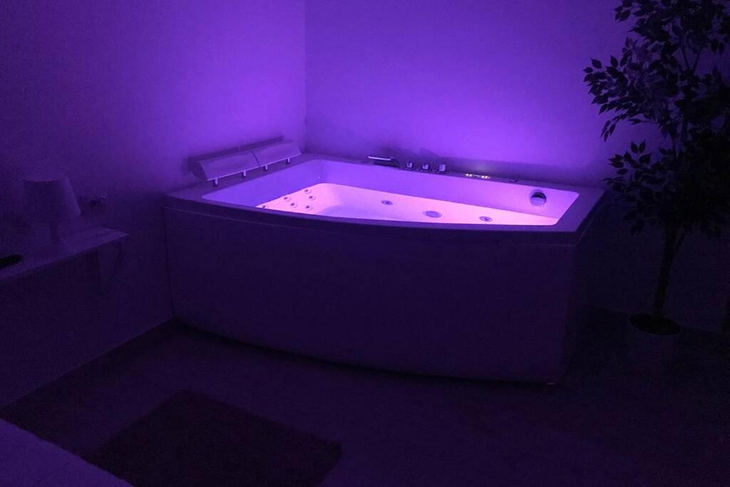 Apartment with Jacuzzi Free Wifi, Valencia – Updated 2023 Prices