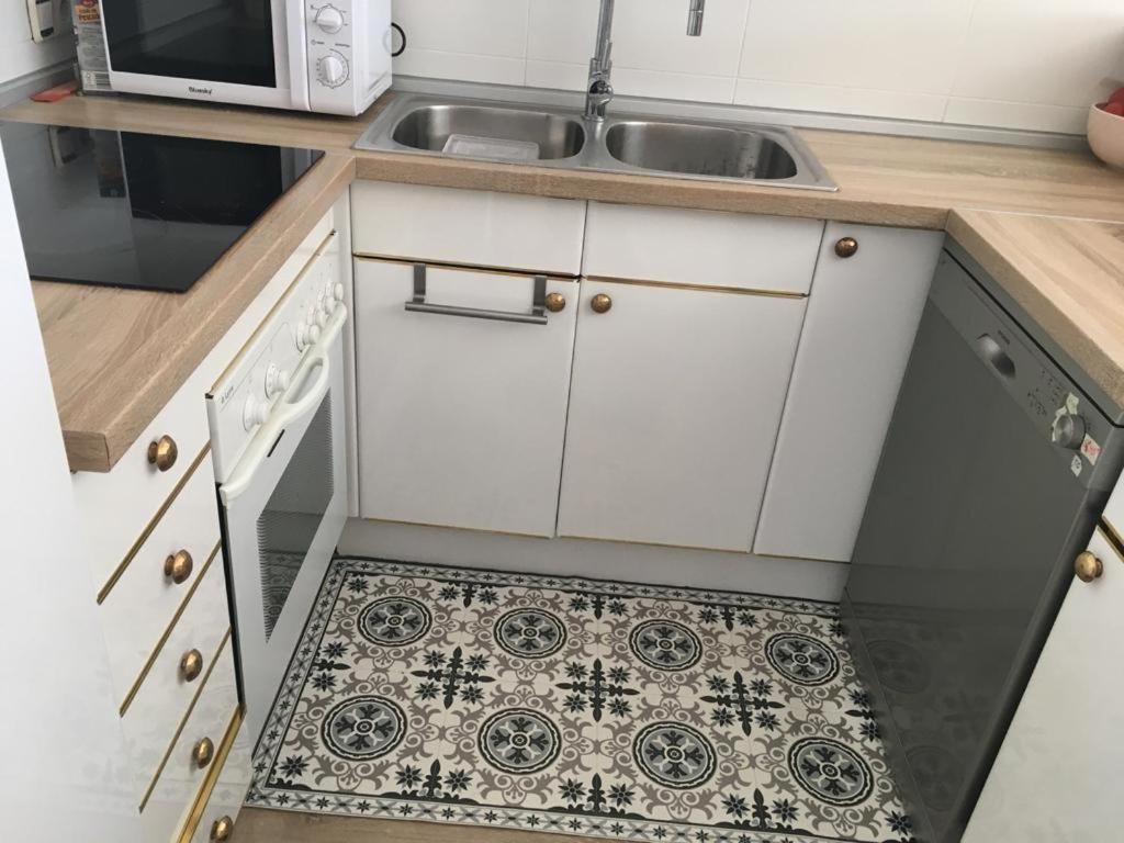 Kuchyňa alebo kuchynka v ubytovaní Pals apartament centric