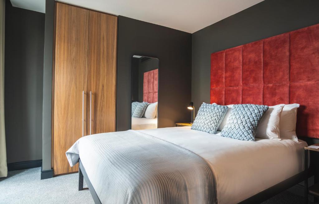 The Gate London City - Aldgate Apartment