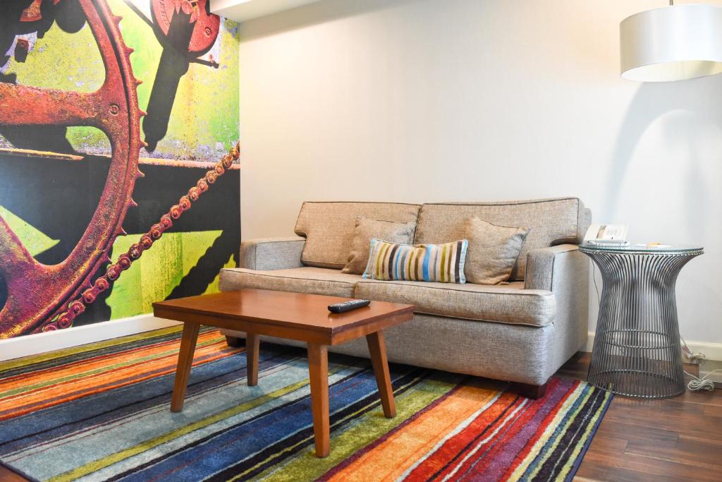 Hotel Indigo Anaheim, an IHG Hotel - Suite King De Una Habitación Con Sofá Cama