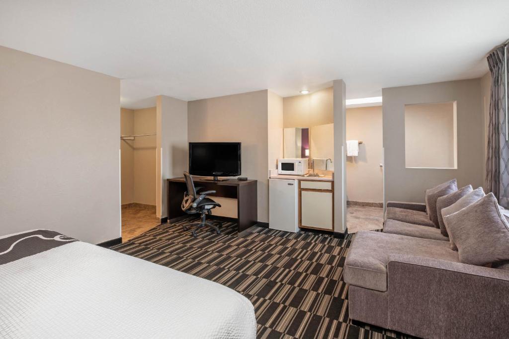 hotel rooms in caldwell idaho