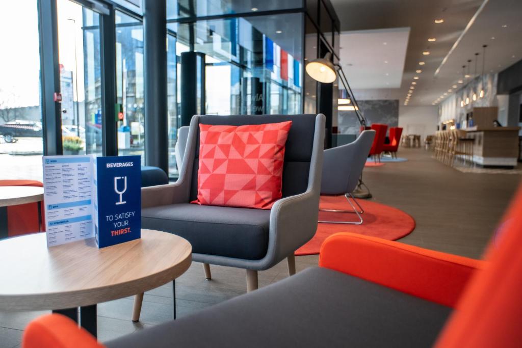 Posezení v ubytování Holiday Inn Express - Aarburg - Oftringen by IHG
