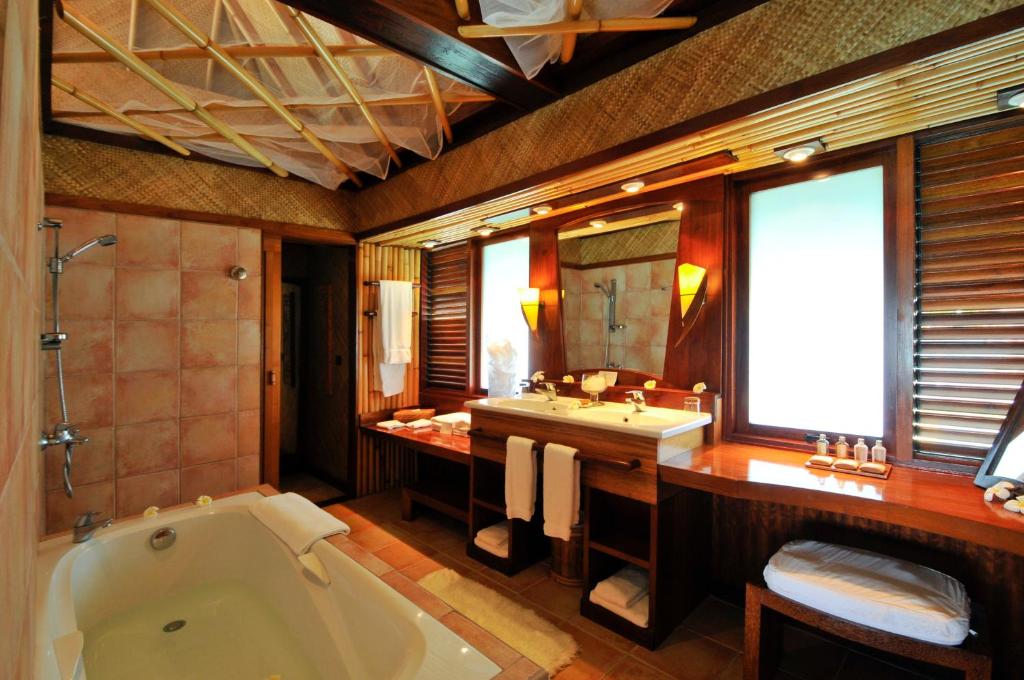InterContinental Bora Bora Le Moana Resort by IHG photo 3