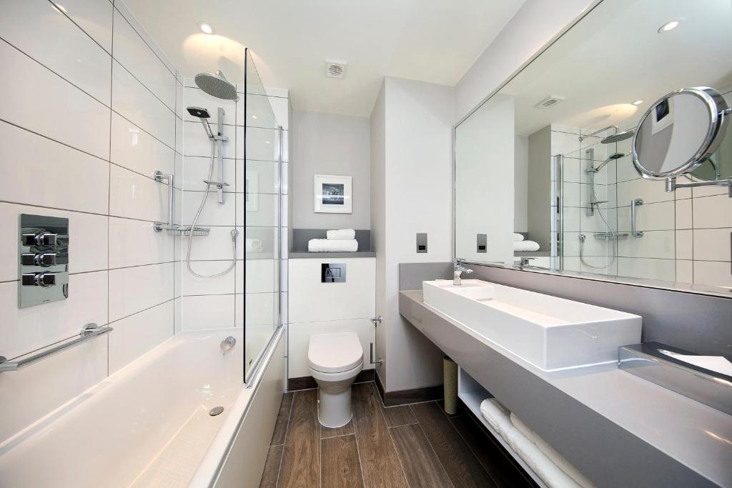 Holiday Inn London-Shepperton by IHG photo