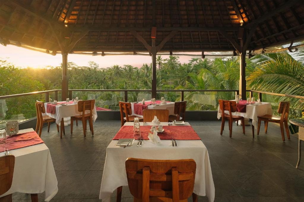 Restaurace v ubytování Puri Sebali Resort
