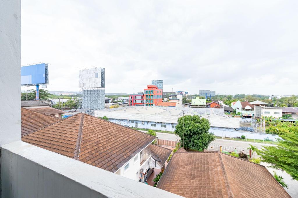 Nespecifikovaný výhled na destinaci Hat Yai nebo výhled na město při pohledu z penzionu