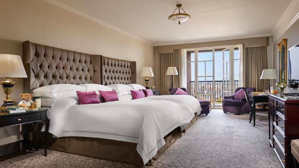 
Premium Queen Room with Two Queen Beds
