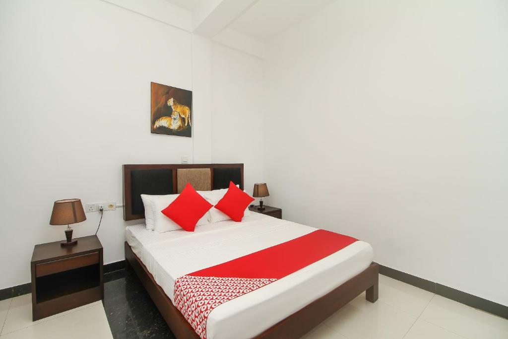 Postel nebo postele na pokoji v ubytování Hotel 198 Negombo