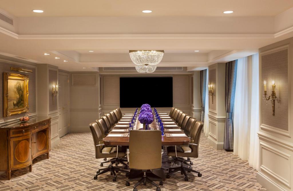 رزرو هتل، هتل InterContinental New York Barclay، یک هتل IHG | 09037376597