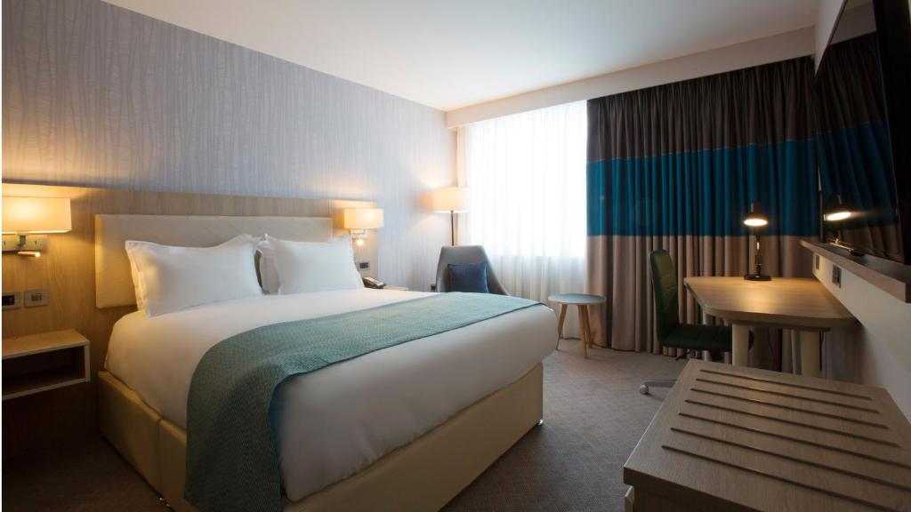 Holiday Inn Manchester - City Centre, an IHG Hotel - Standard King Room