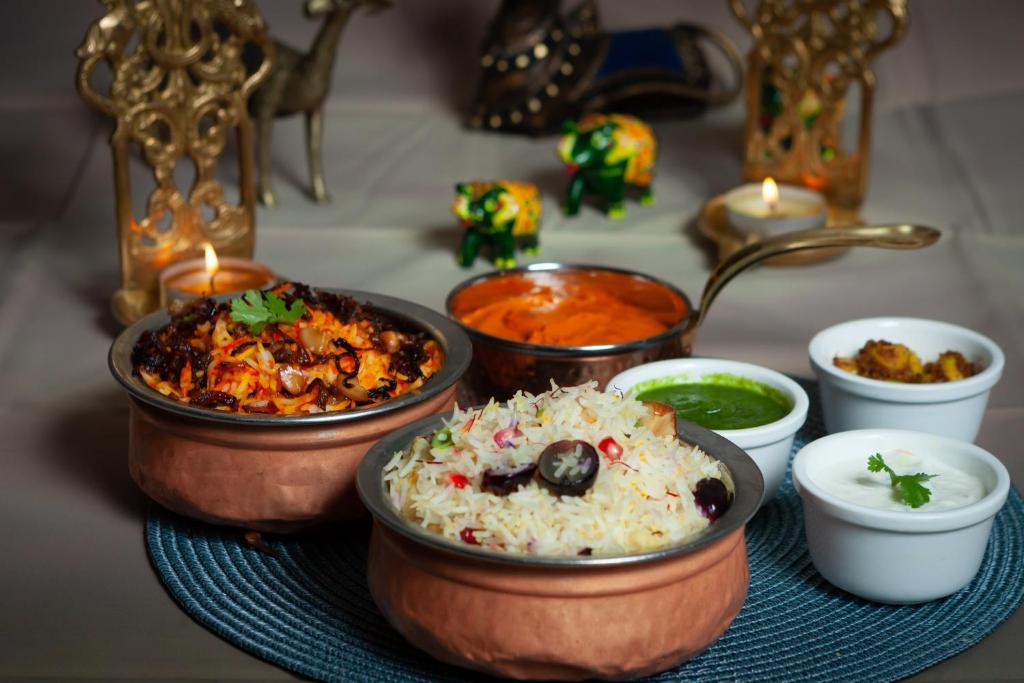 Sunday Hotel Holiday international Dubai - Resim 45