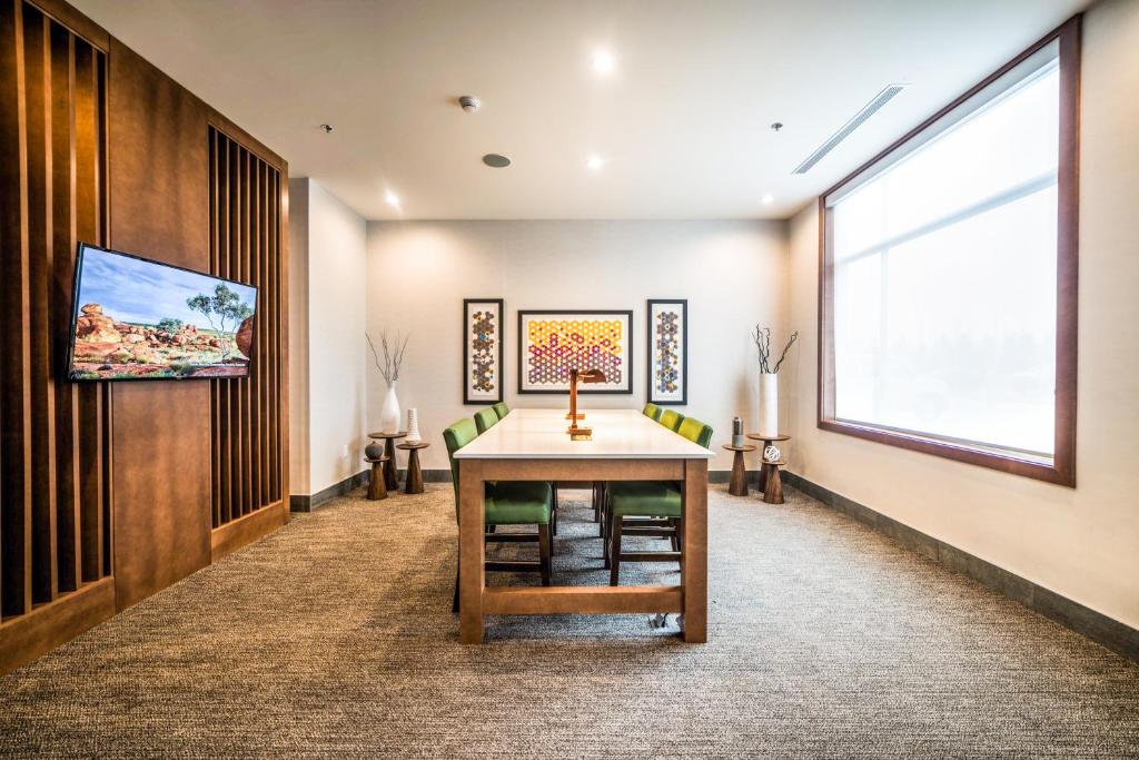 Holiday Inn Express & Suites - West Edmonton-Mall Area by IHG - Resim 17