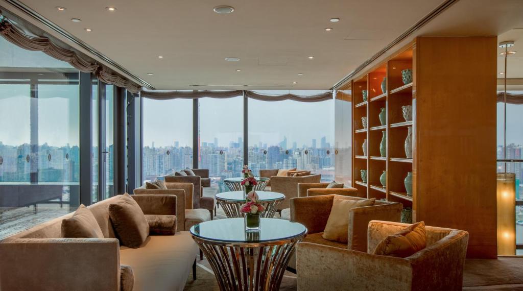 Posezení v ubytování InterContinental Shanghai Expo by IHG - Huangpu Riverview, 3KM to the Bund & Lujiazui, Near 2 Major Exhibition Centers, Onsite Currency Exchange