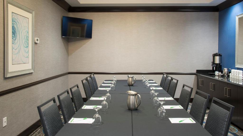 Holiday Inn Indianapolis Airport by IHG photo