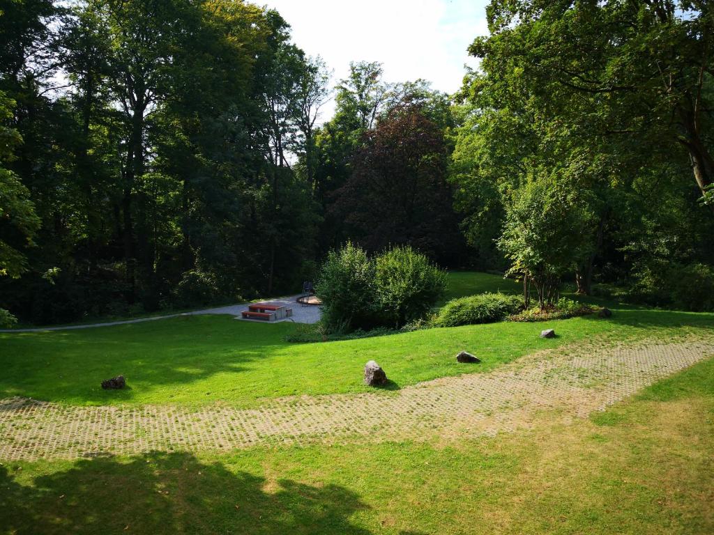 Jardín al aire libre en Hotel Mettmann