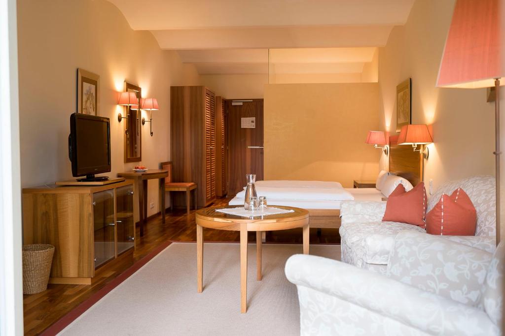 TV a/nebo společenská místnost v ubytování Hotel Hollweger