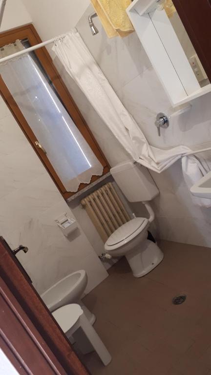 Vannituba majutusasutuses Albergo Legazzuolo Montecampione