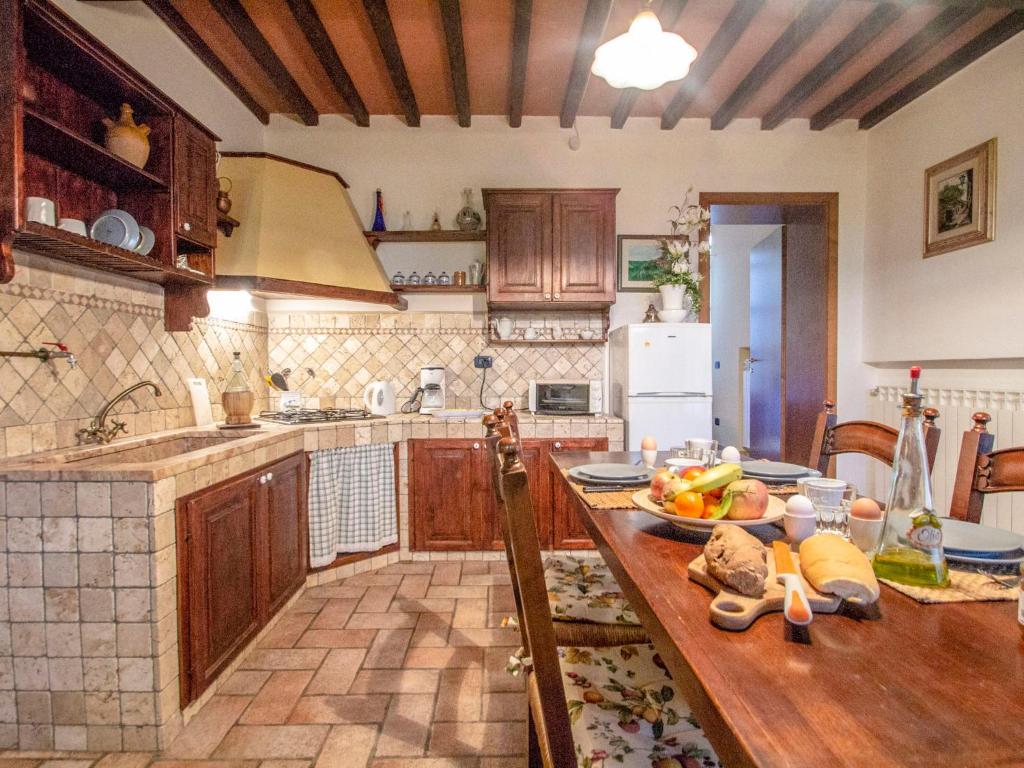A kitchen or kitchenette at Holiday Home Capanna di Sopra by Interhome