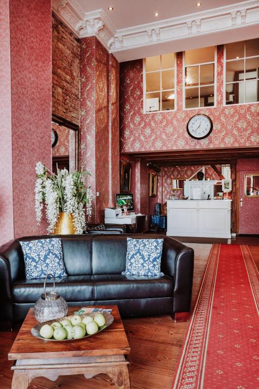 THE GATE GARDEN Hotel - Resim 4