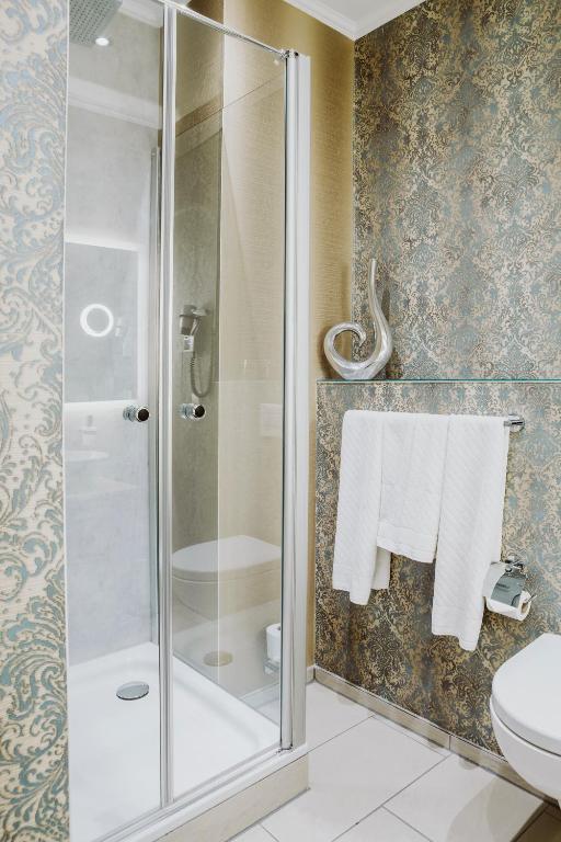 THE GATE GARDEN Hotel - 3