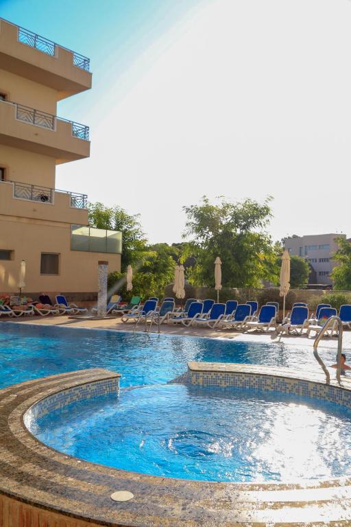 Bazén v ubytování Hotel Monarque Costa Narejos nebo v jeho okolí