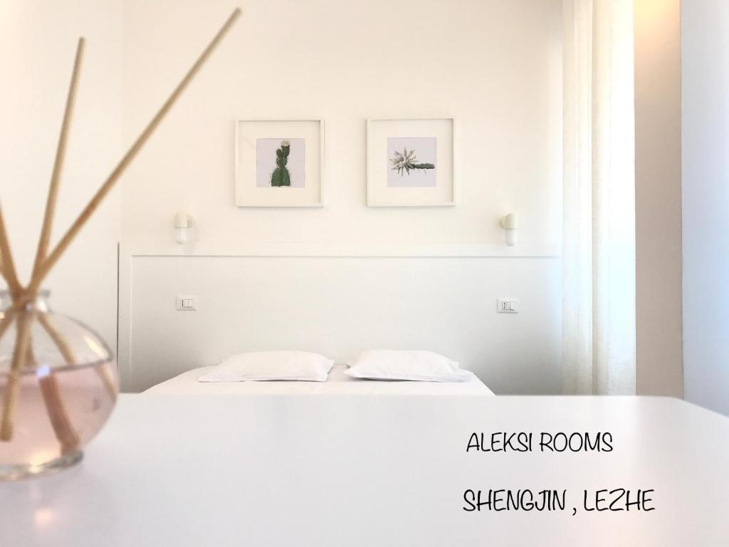 Postel nebo postele na pokoji v ubytování Aleksi rooms