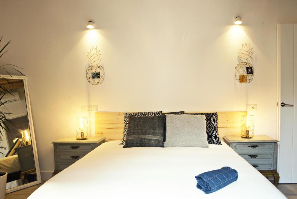 A bed or beds in a room at Nordic City Center