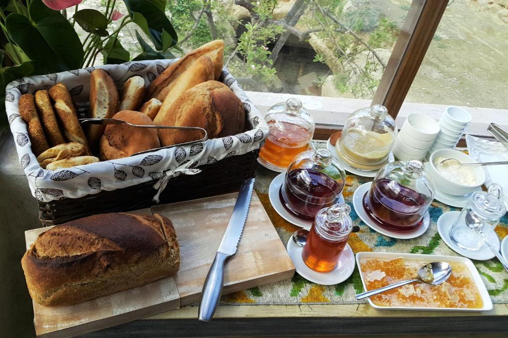 Elaa Cave Hotel & Elaa Suites