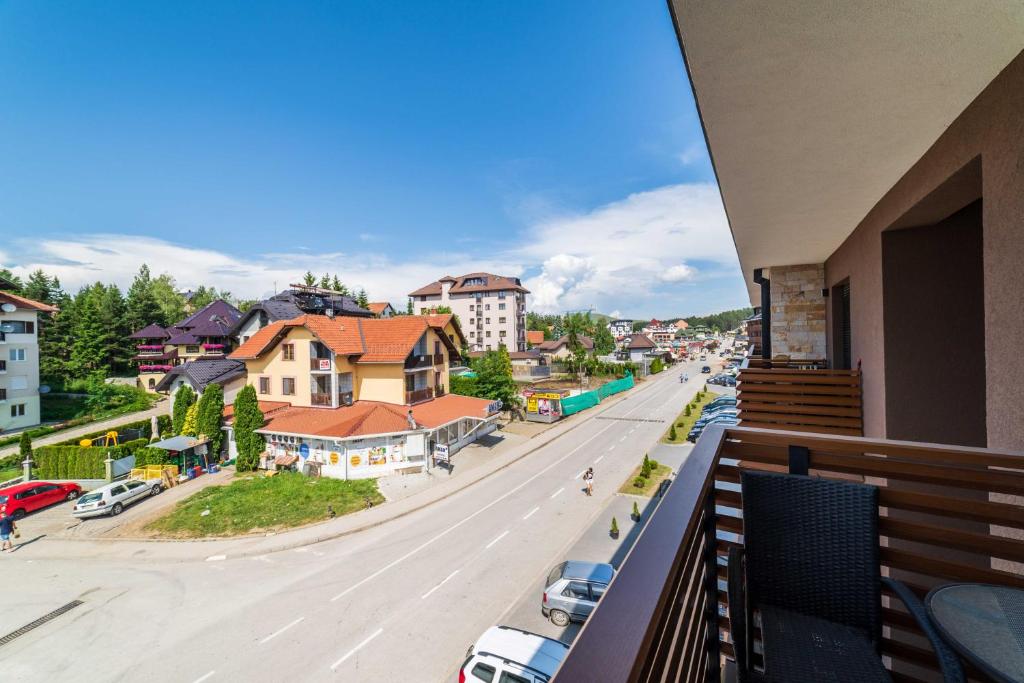 A vizinhança circundante ou próxima do aparthotel