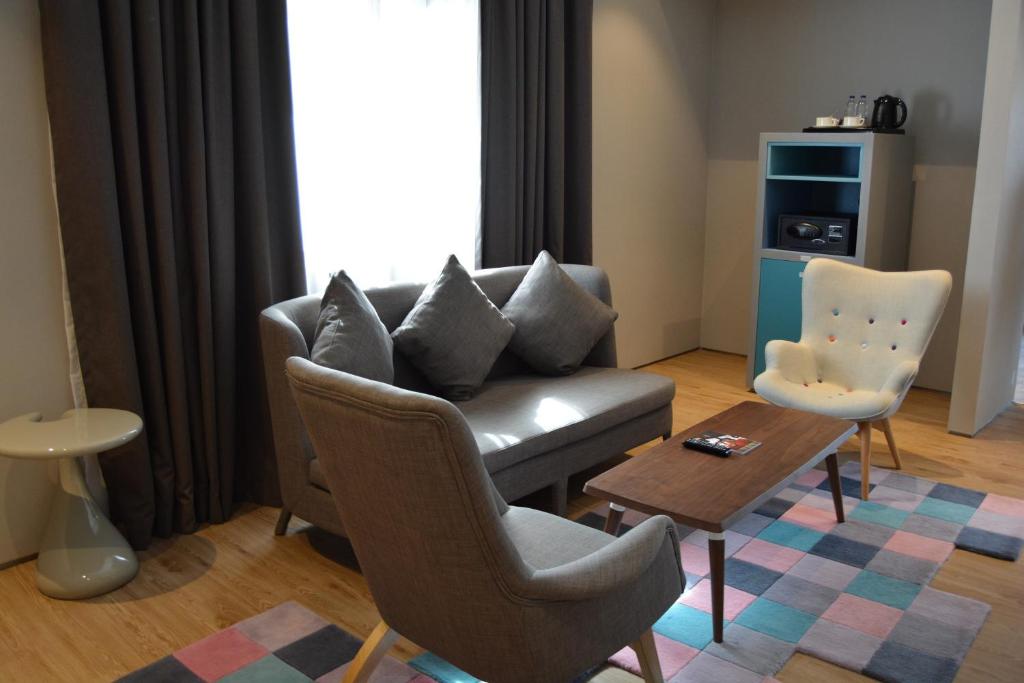 Posezení v ubytování Ibis Styles Dubai Jumeira