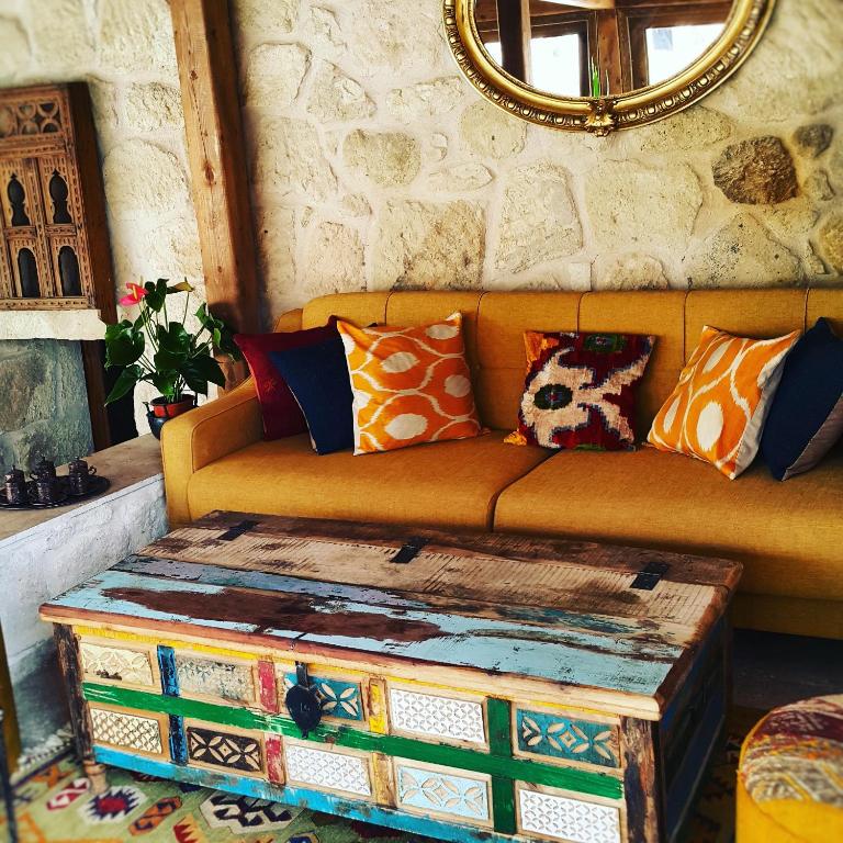 Elaa Cave Hotel & Elaa Suites