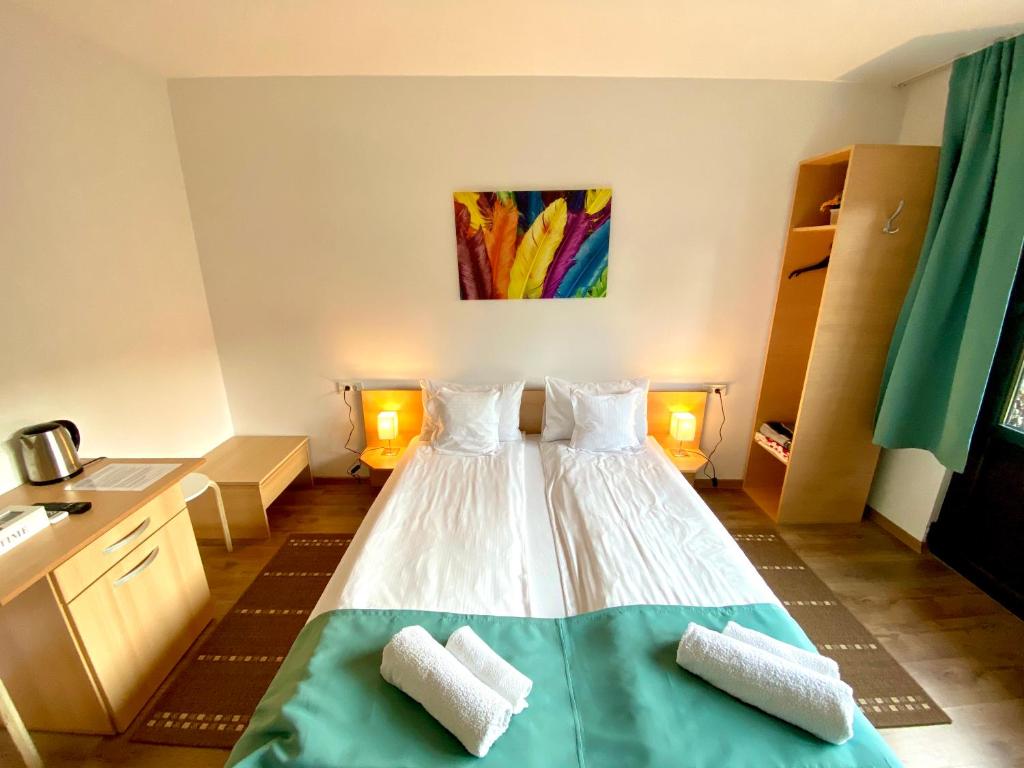 Cristi's Rooms - Pensiune - Chambre Double Avec Salle De Bain Privée