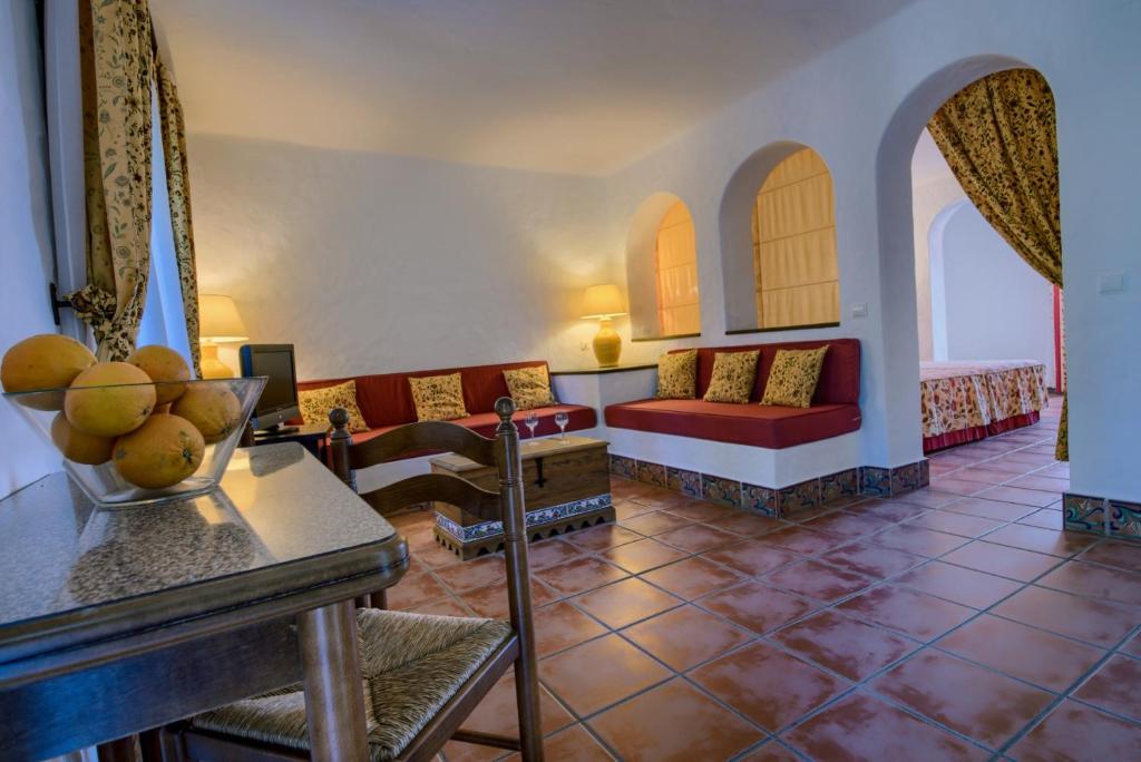 Posedenie v ubytovaní Hacienda Roche Viejo