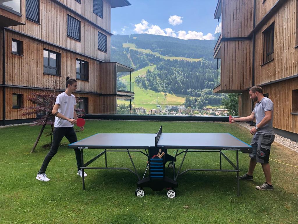 Stolný tenis v ubytovaní Sun Lodge Schladming by Schladming-Appartements alebo v jeho okolí