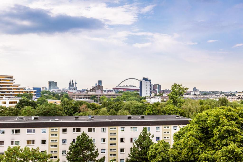 vista sulla città da un edificio di Cologne Fair Apartment with Cathedral View a Colonia