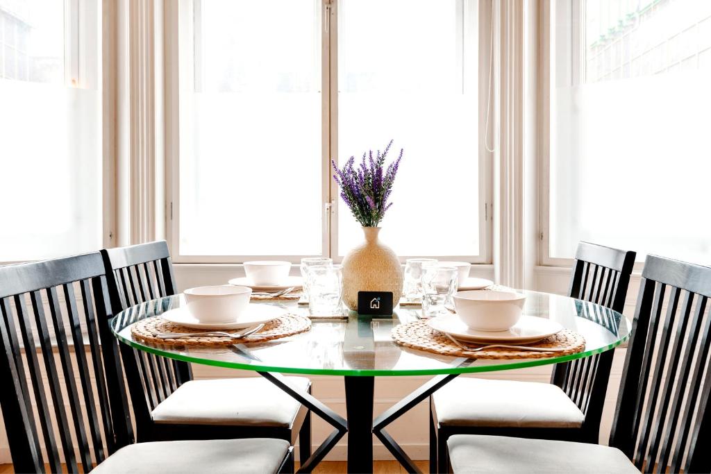 Bright and Modern Mayfair Apartment