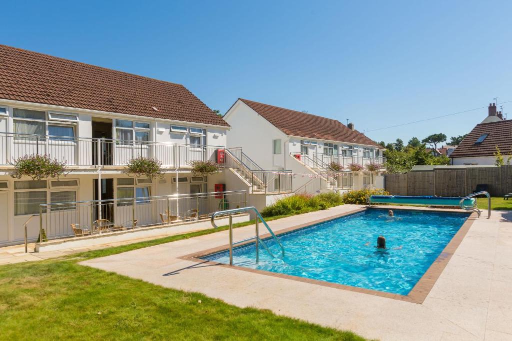 Bazén v ubytování Ilex Lodge nebo v jeho okolí
