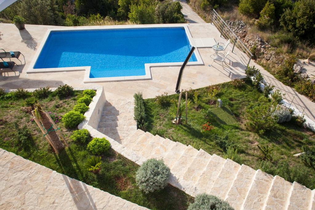 Bazén v ubytovaní Villa IVA, 3lovelyvillas alebo v jeho blízkosti