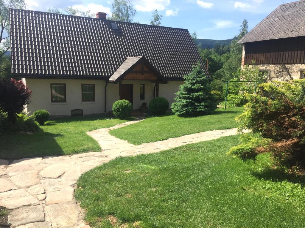 Vonkajšia záhrada v ubytovaní Agroturystyka Ostoja