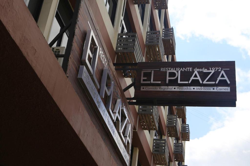 Certifikát, hodnocení, plakát nebo jiný dokument vystavený v ubytování Hotel Plaza