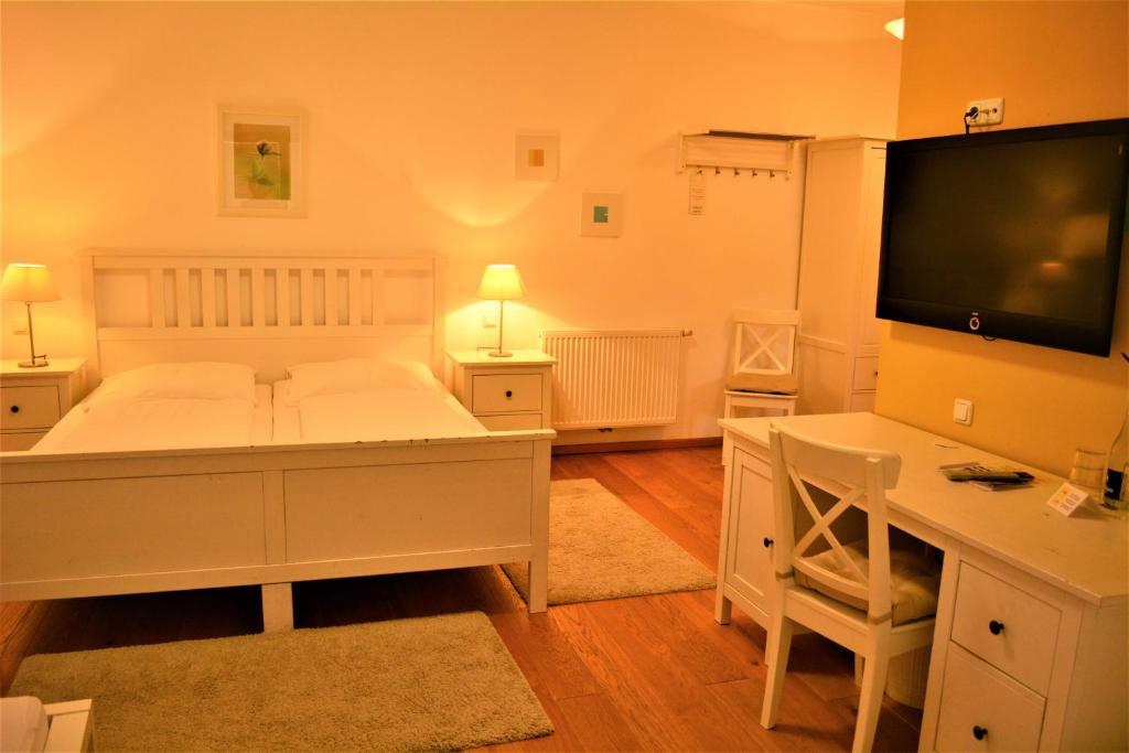 Economy Hotel Kronach - Triple Room