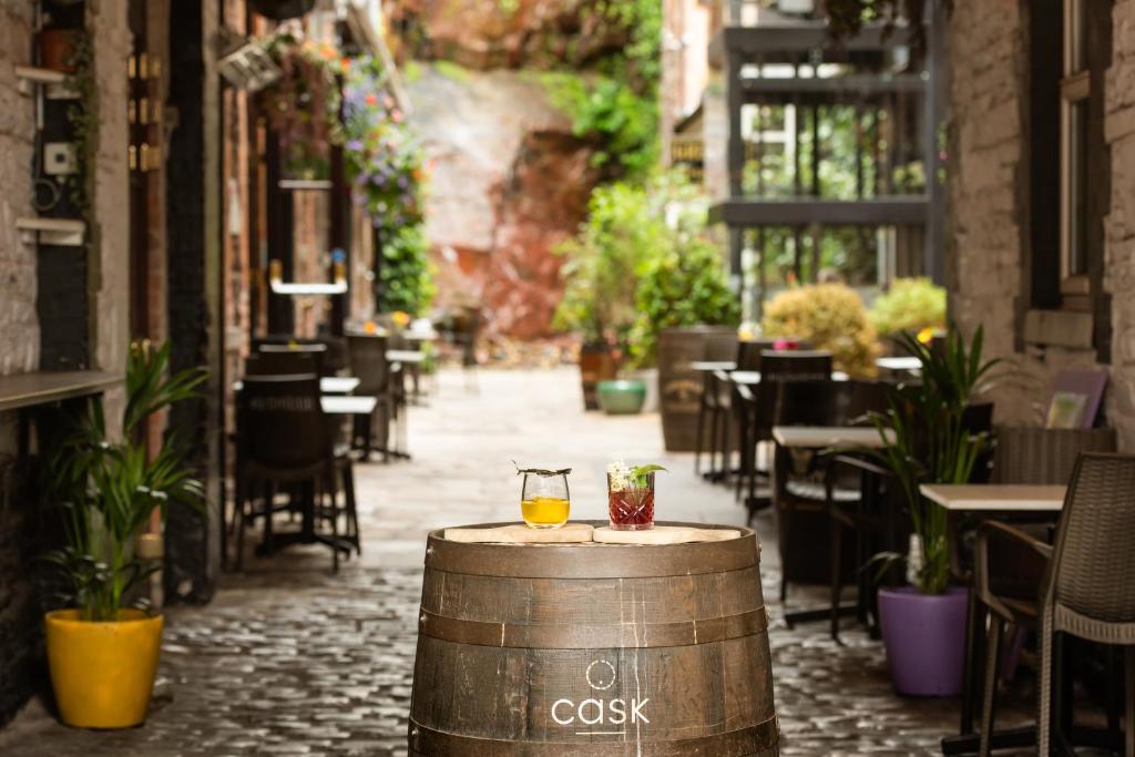 Nápoje v ubytování Hotel Isaacs Cork City