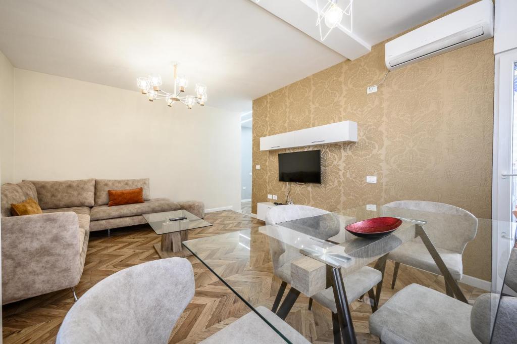 Miku Apartments-LUXURY City View at Wilson Square - Image 5