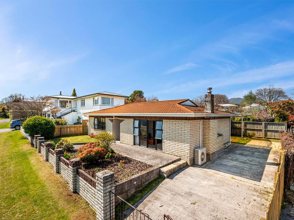 Το κτήριο όπου στεγάζεται  η παραθεριστική κατοικία